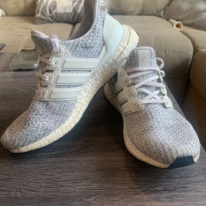 Adidas Ultra Boost - Size 9